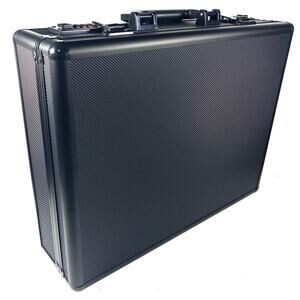 Invicta Model IPM567-BLK 18-Slot Silver Aluminum Briefcase Watch Storage Box NEW